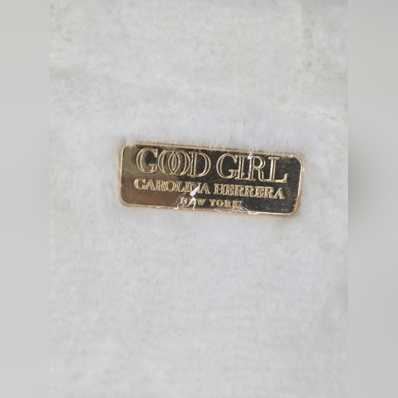 NWOT Good Girl By Carolina Herrera -11" X 16"inch-Elegant White FauxFur Tote Bag - Picture 7 of 12